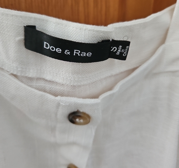 Doe & Rae Off-White Button Front Linen Blouse - Picture 2 of 5